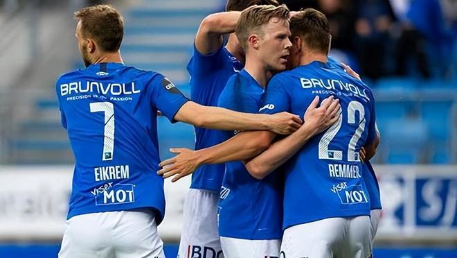 也在比赛中 也在比赛中