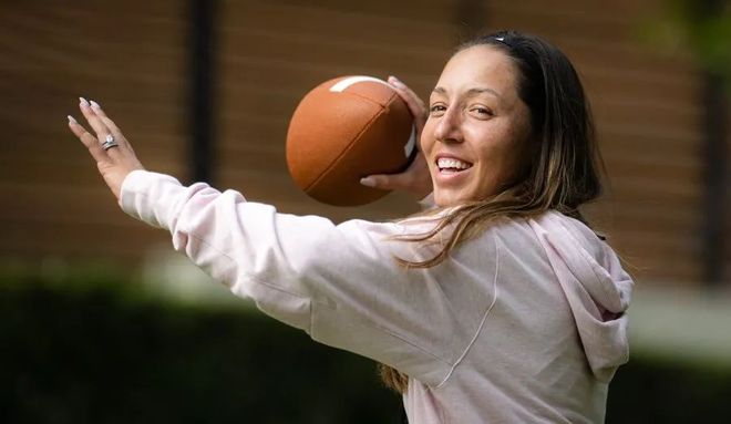 这次她不仅 这次她不仅