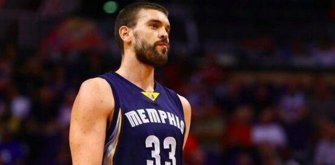 队中充当了 队中充当了